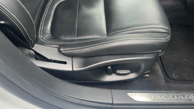 Jaguar I-Pace 294kW EV400 SE 90kWh 5dr Auto Electric Estate